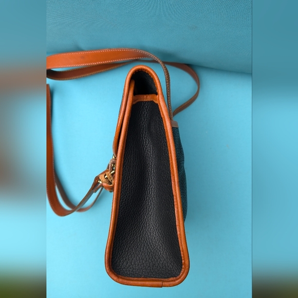 Vintage Dooney & Bourke Lockhart Shoulder Bag Navy - Picture 3 of 14